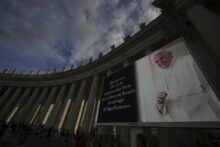 543719_vatican_pope_francis_obit_88524 676x451.jpg