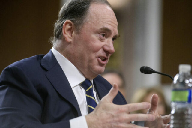 544160_trump_cabinet_navy_76436 676x451.jpg