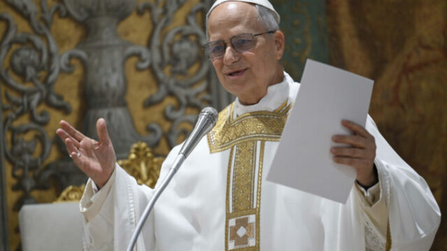 544395_vatican_pope_19473 676x451.jpg