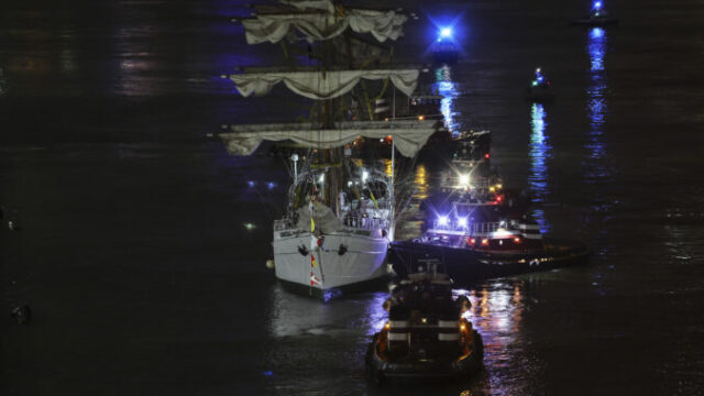 544736_brooklyn_bridge_collision_11886 676x451.jpg