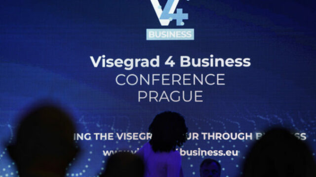 545335_v4business 5451 676x451.jpg