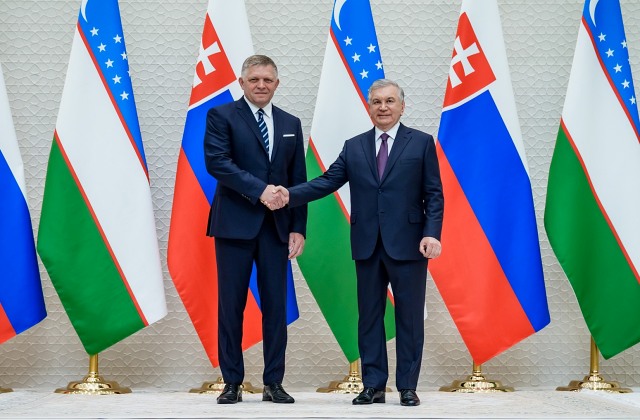 545537_fico uzbek2.jpg