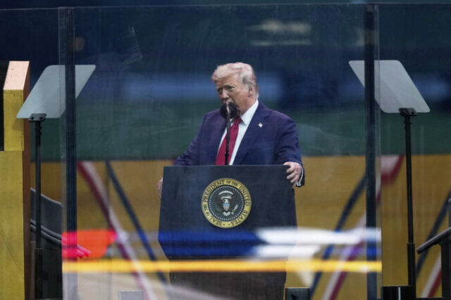 545764_trump_military_parade_04881 676x451.jpg