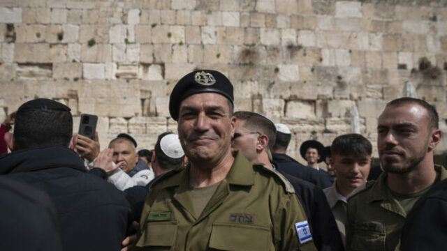 546003_israel_military_chief_15661 676x451.jpg