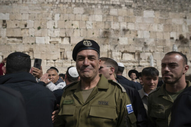 546003_israel_military_chief_15661 676x451.jpg