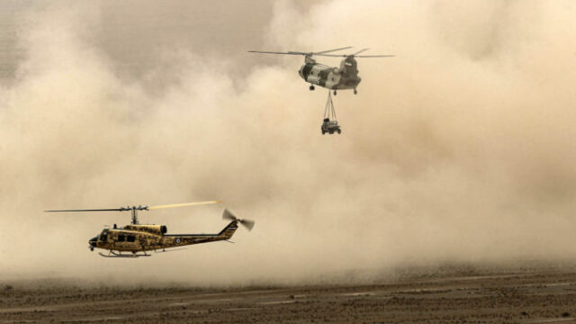 546039_iran_military_drill_14912 676x451.jpg
