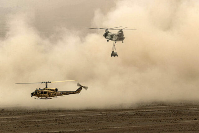 546039_iran_military_drill_14912 676x451.jpg