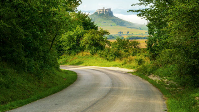 546058_spissky hrad 676x451.jpg