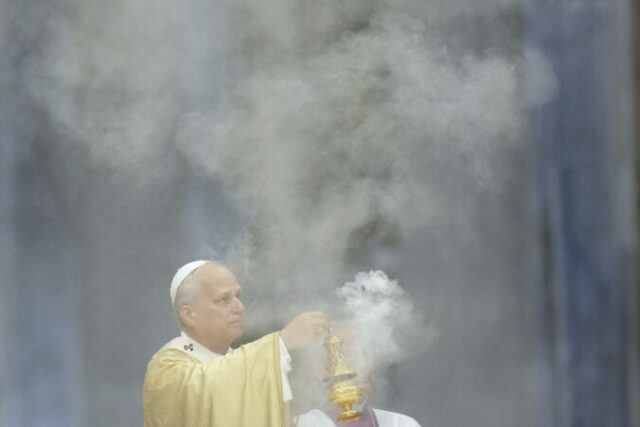 546352_aptopix_vatican_pope_50167 676x451.jpg