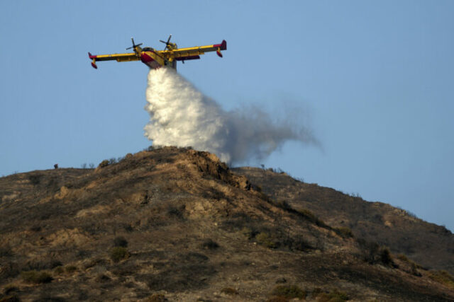 546424_greece_wildfire_70028 676x451.jpg