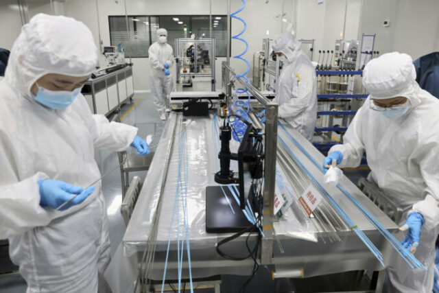 546716_china_economy_18030 676x451.jpg