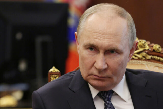 547094_russia_putin_22003 676x451.jpg