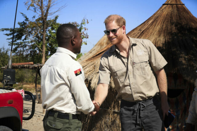 547224_prince_harry_angola_81564 676x451.jpg