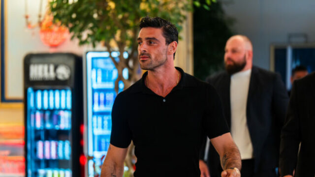 547377_michele morrone hell dinner_1 676x451.jpg