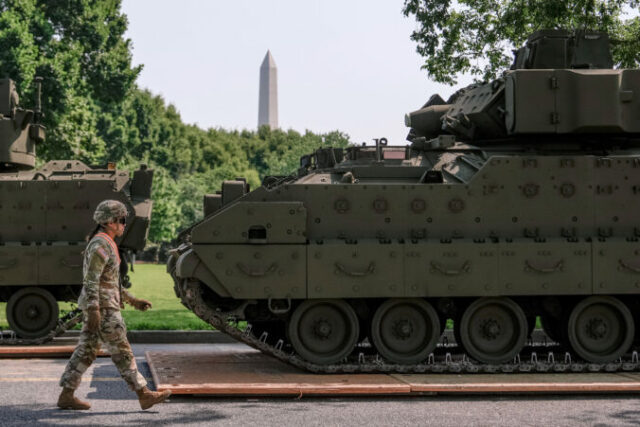 547411_aptopix_trump_military_parade_14823 676x451.jpg