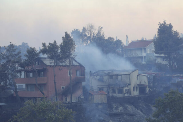 547601_greece_wildfire_59463 676x451.jpg