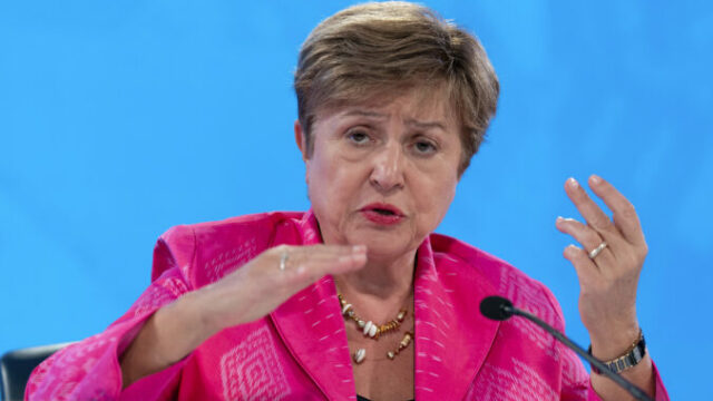 547665_global_finance_54961 676x451.jpg