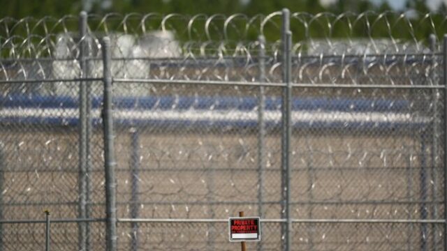 547752_ice_detention_facility_11725 1 676x451.jpg