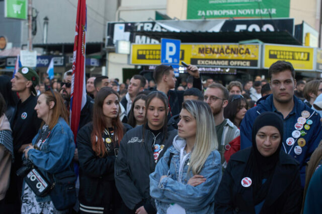 547815_serbia_protests_97107 676x451.jpg