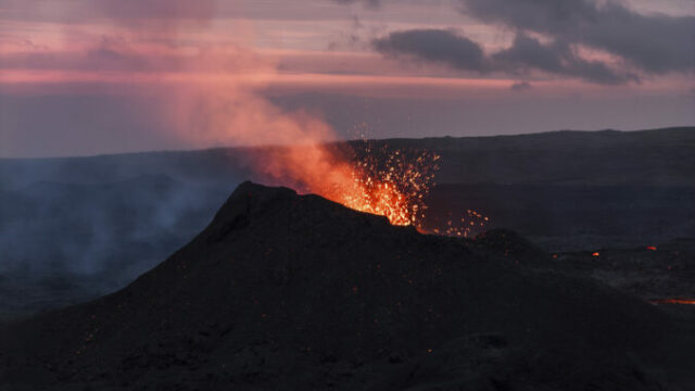 547855_iceland_volcano_03270 676x507.jpg