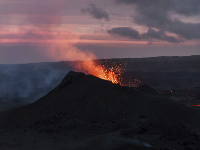 547855_iceland_volcano_03270 676x507.jpg