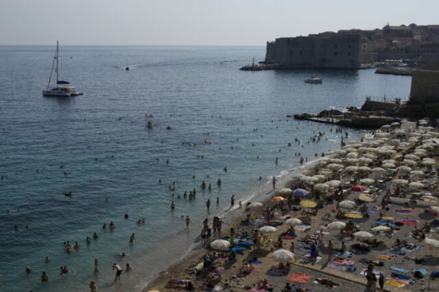 547895_virus_outbreak_croatia_tourism_13824 cc794368f04947cc852b10130e889f0e 676x451.jpg