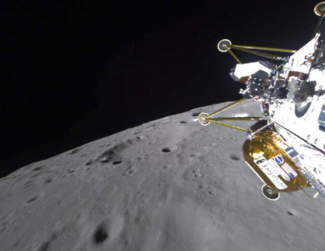 547924_moon_landing_98647 676x522.jpg