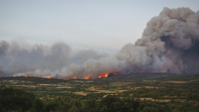 547962_france_fires_83956 676x451.jpg