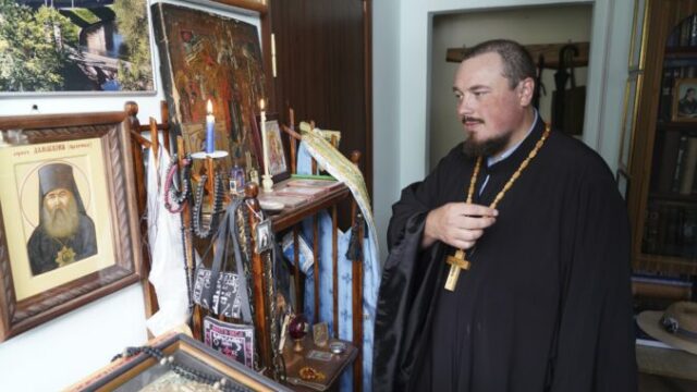 548015_russia_dissident_priests_09207 676x451.jpg