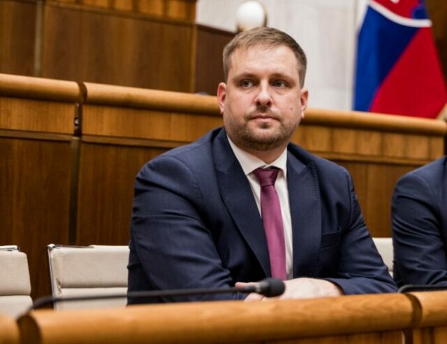 548270_kamil sasko minister zdravotnictva sr 676x520.jpg