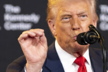 548274_trump_93036 676x452.jpg