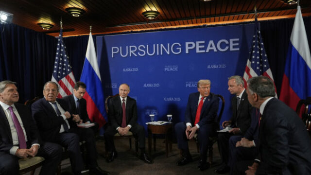 548361_aptopix_trump_putin_11097 676x451.jpg