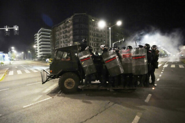 548407_serbia_protests_13957 676x451.jpg