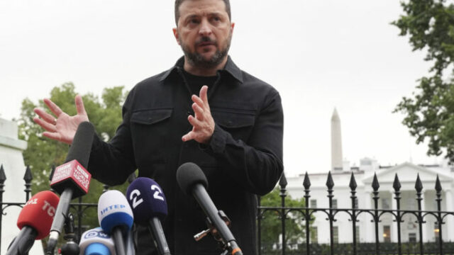 548450_volodymyr zelenskyj ukrajinsky prezident biely dom 676x451.jpg
