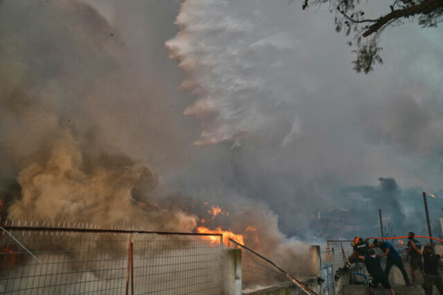 548596_greece_wildfires_80690 676x451.jpg