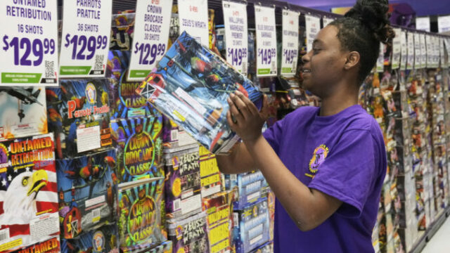 548774_tariffs_fireworks_54279 676x451.jpg