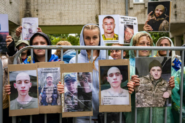 548777_aptopix_russia_ukraine_war_prisoners_17071 676x451.jpg