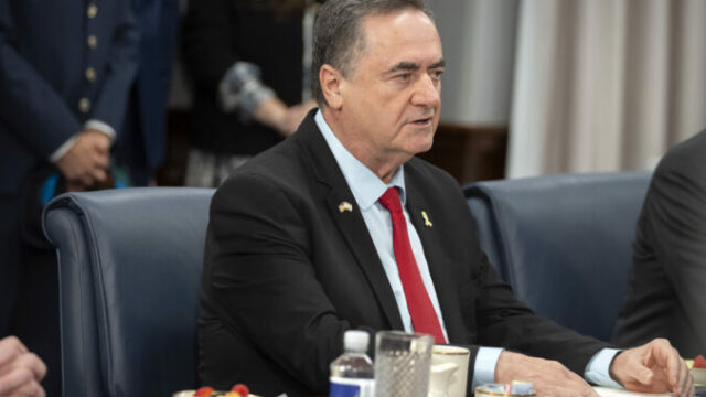 548996_us_israel_hegseth_28881 676x451.jpg