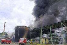 549216_ecuador_refinery_fire_99889 676x451.jpg