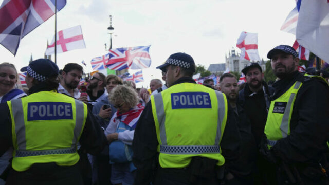 549617_britain_protest_02345 676x451.jpg