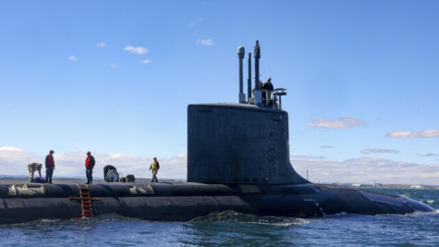 549749_australia_us_submarine_11596 676x451.jpg