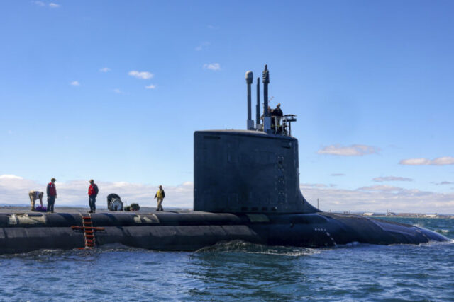 549749_australia_us_submarine_11596 676x451.jpg