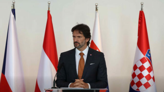 549989_kalinak 676x403.jpg