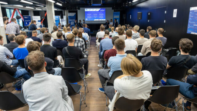 550315_junior security summit prepojil studentov s expertmi z praxe 676x432.jpg