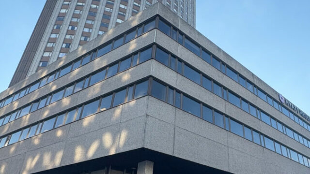 550317_france_south_africa_ambassador_death_61701 676x1014.jpg