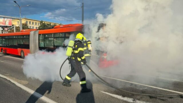 550367_poziar autobus 676x507.jpg