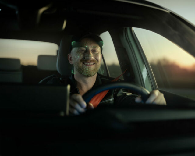 550381_evsmile1 676x541.jpg