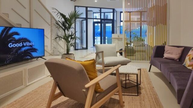 550502_thumbnail_hq_novi sad kosovska 27_serbia_centre 7452_business lounge 1_11zon 676x444.jpg
