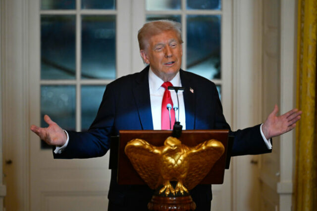 550972_trump_04459 676x451.jpg
