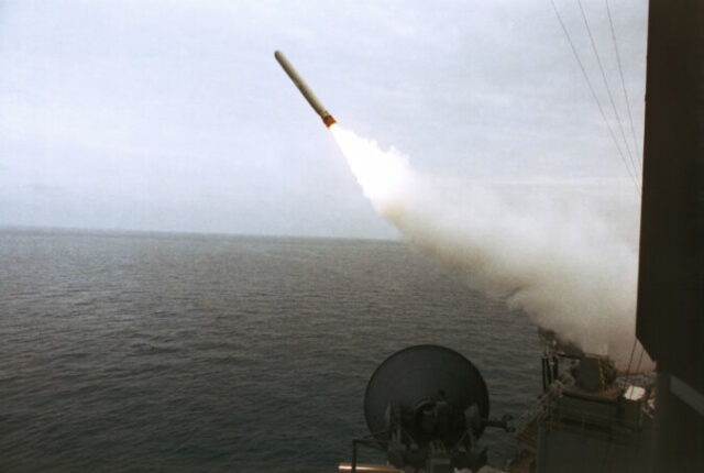 551003_japan_defense_budget_03988 676x454.jpg
